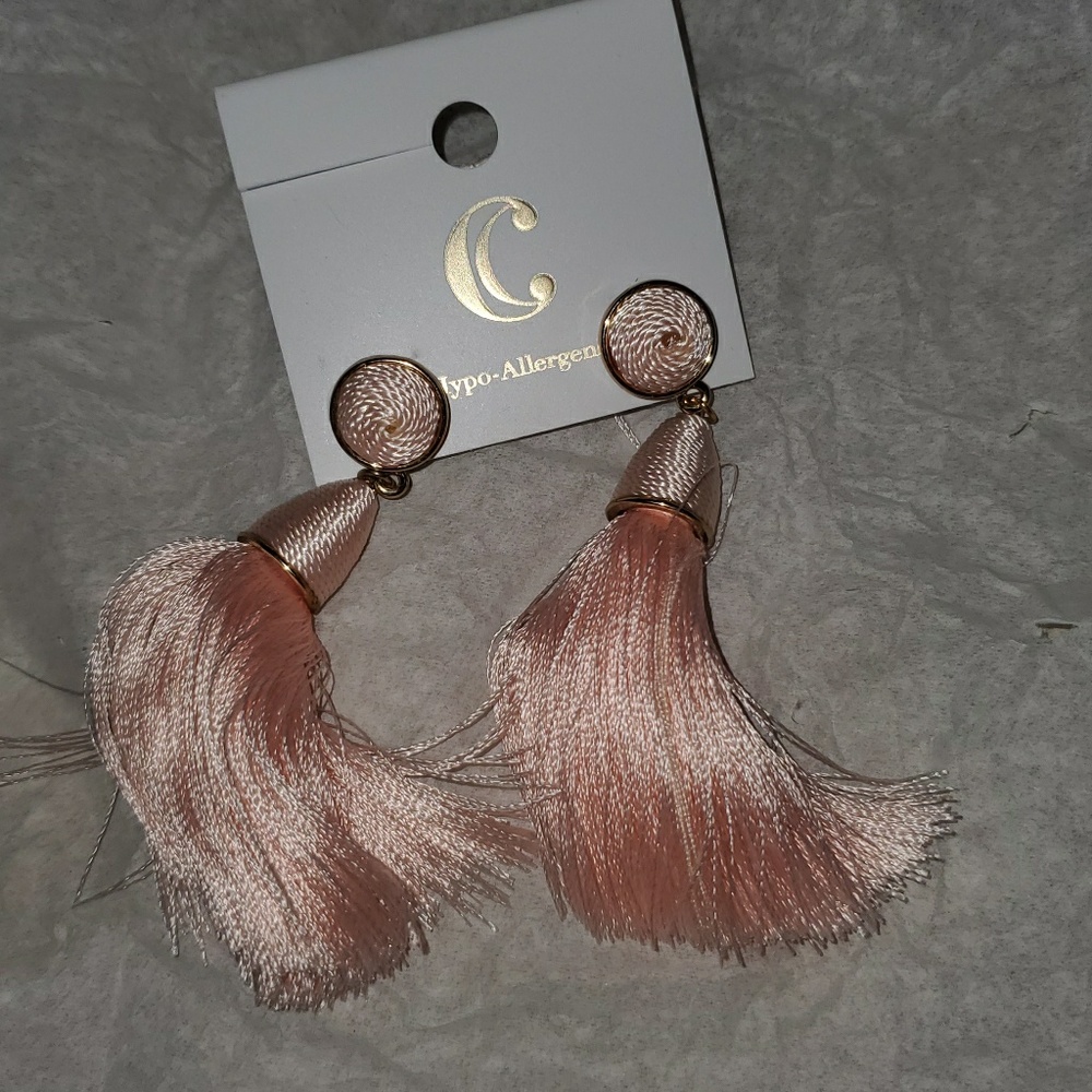 Light pink duster earrings